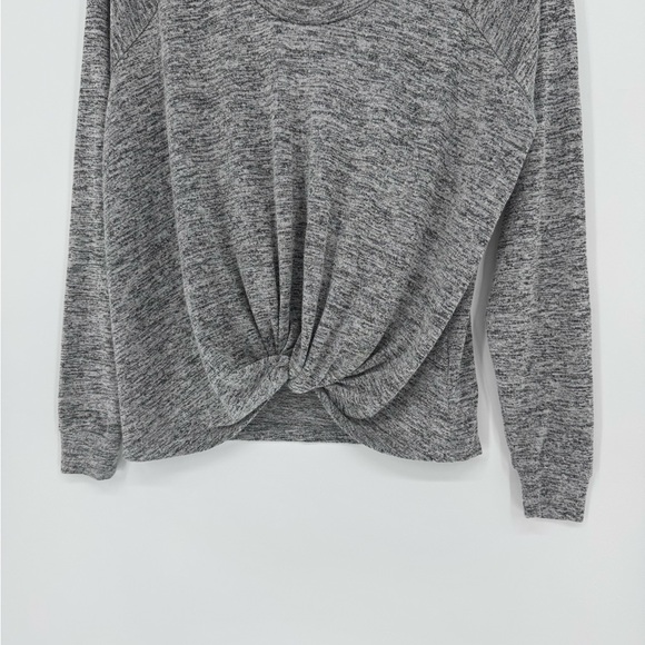 UGG Women's Heather Gray Long Sleeve Twist Top Size Medium - Picture 2 of 6